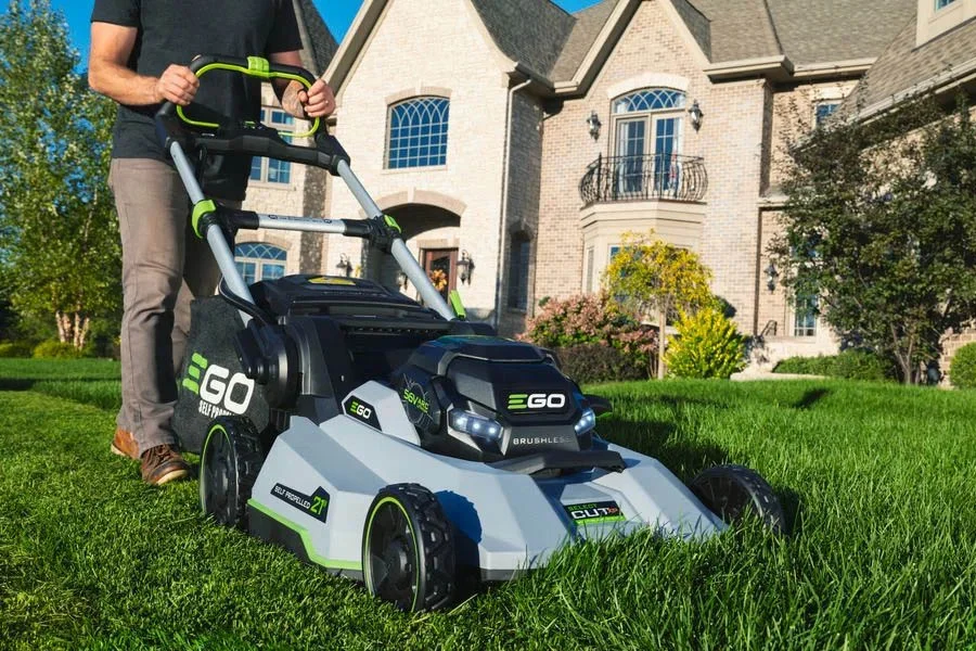 mowing lawn machine